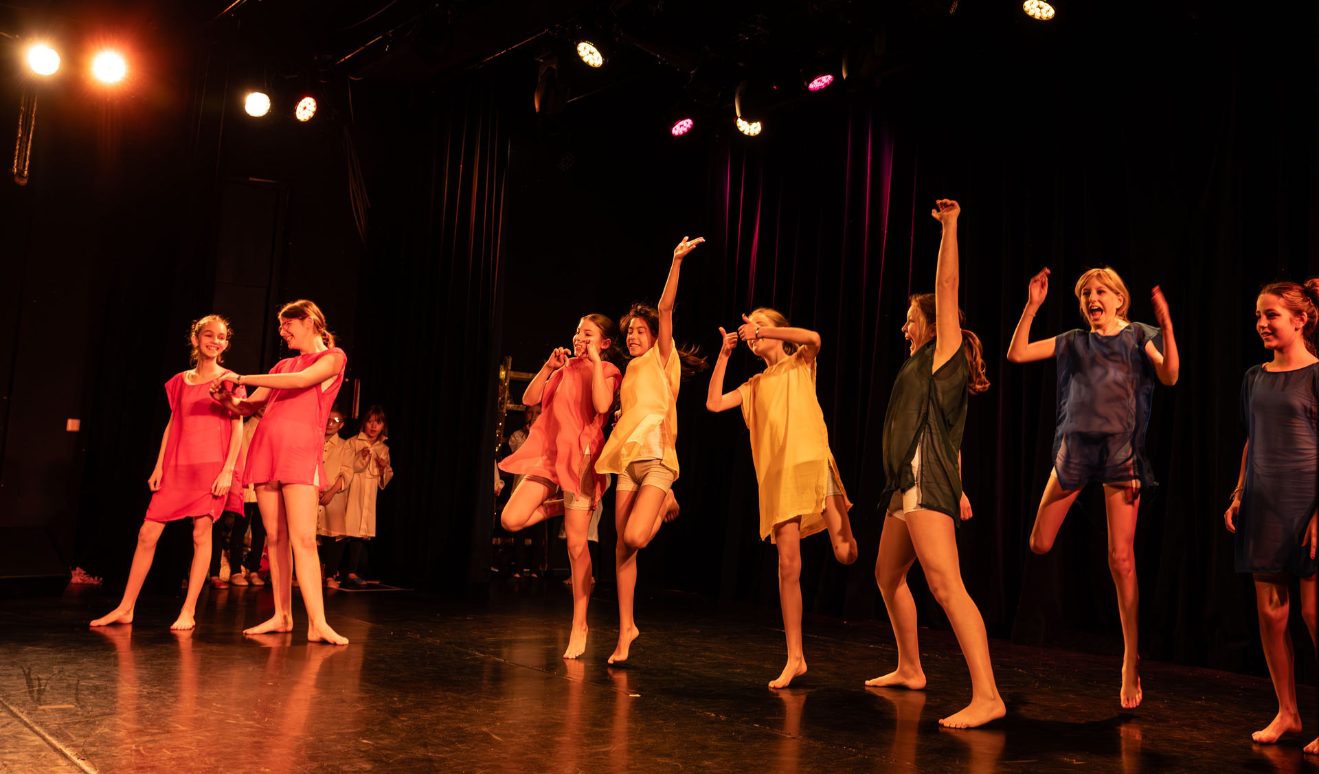 Tanzende Jugendliche